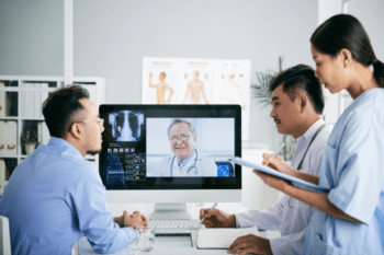 vietnamese doctors in hospital