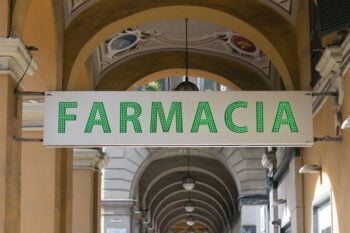 italian farmacia
