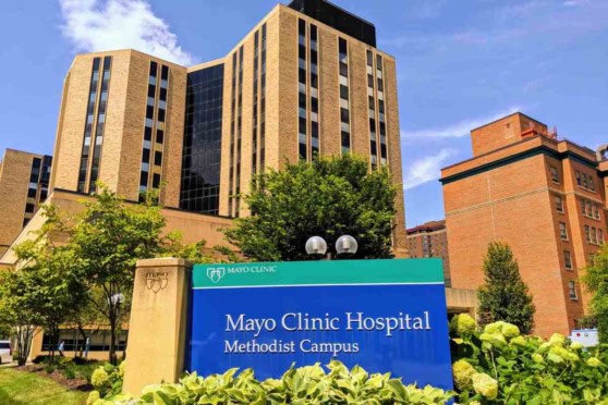 A modern healthcare facility exemplifies top-quality medical services, serving international citizens seeking specialized treatment at the Mayo Clinic.